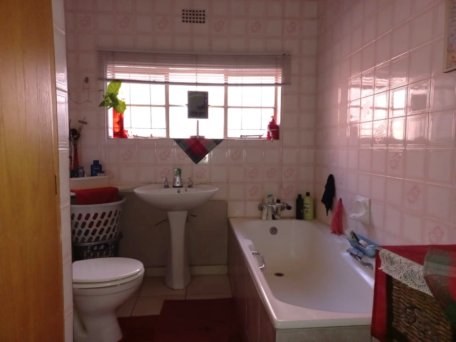 3 Bedroom Property for Sale in Rustenburg Central North West